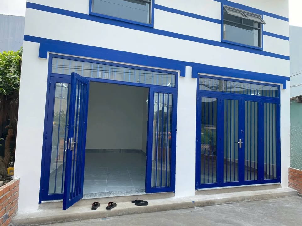 Nhà cho thuê Thạnh Lộc Quận 12 126m² giá 10 triệu - Sân rộng, đường xe tải thuận tiện!