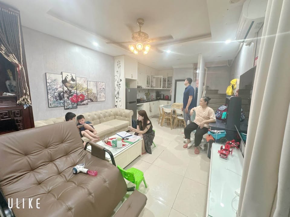 Nhà Bùi Xương Trạch - Thanh Xuân 30m² giá 2 tỷ - Full nội thất sang trọng!