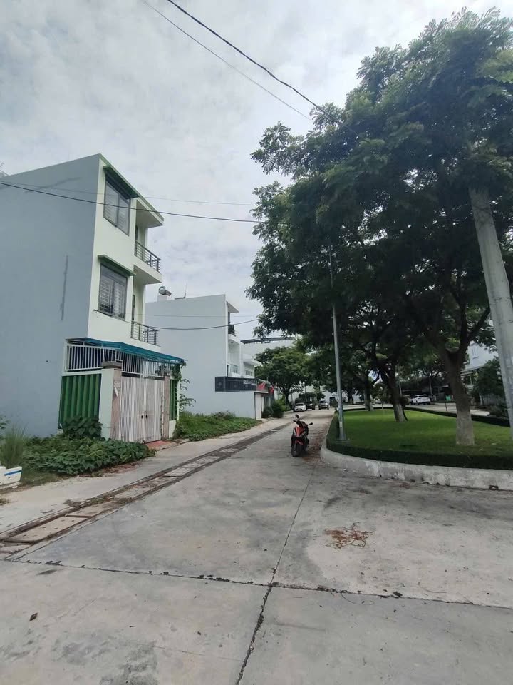 Nhà 3 tầng khu tái định cư Hòn Rớ II, Phước Đồng 95m² giá 7 tỷ - Tiềm năng đầu tư lớn!