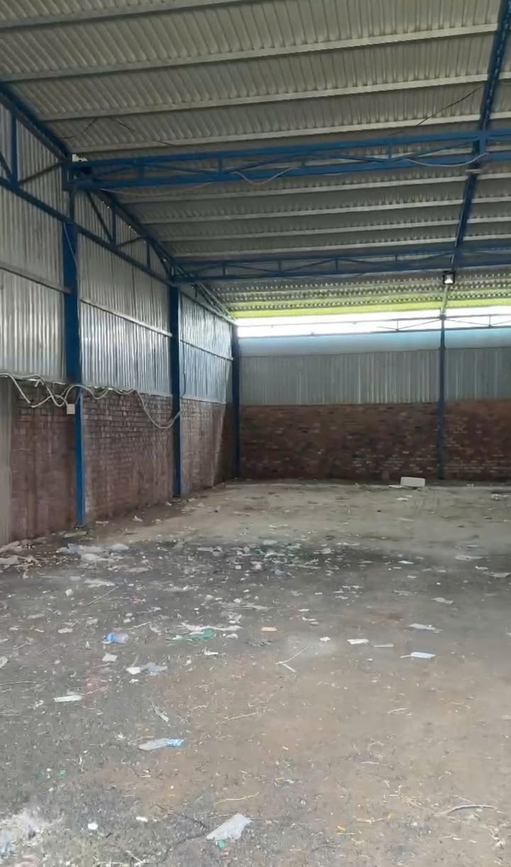 Cho thuê kho xưởng 300m² tại Đường Đỗ Xuân Hợp, Quận 9 - Giá chỉ 25 triệu/tháng!