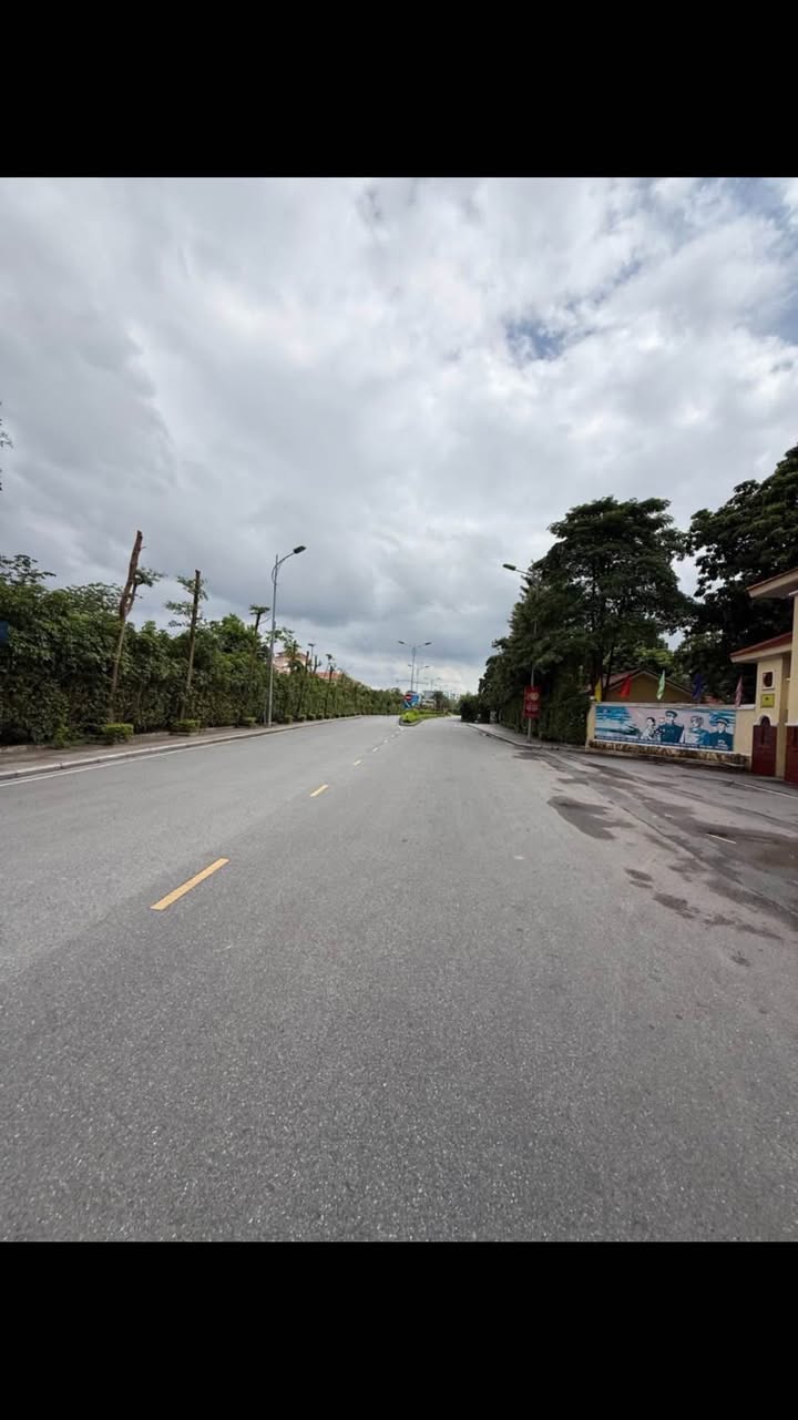 Đất phân lô Phúc Đồng Long Biên 35m² giá 8 tỷ - Kinh doanh sầm uất, ô tô tránh!