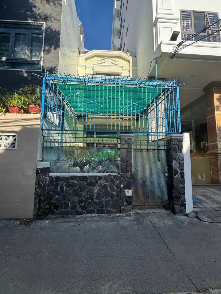 Bán nhà 2 tầng tại Vĩnh Hải, Nha Trang 98m² giá 9.2 tỷ - Gần biển chỉ 200m!