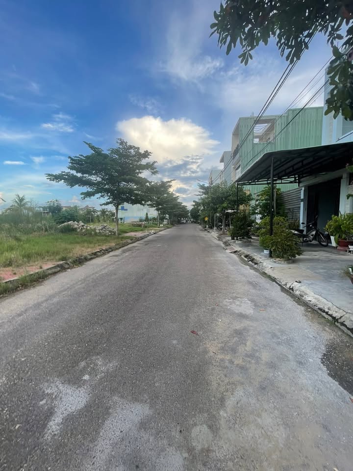 Nhà Đẹp 2 Tầng Đống Đa 93m² giá 4 tỷ - Không thể bỏ lỡ!