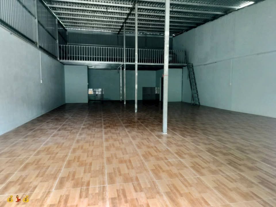 Kho cho thuê Bà Điểm Hóc Môn 200m² giá 12 triệu - Không thể bỏ lỡ!