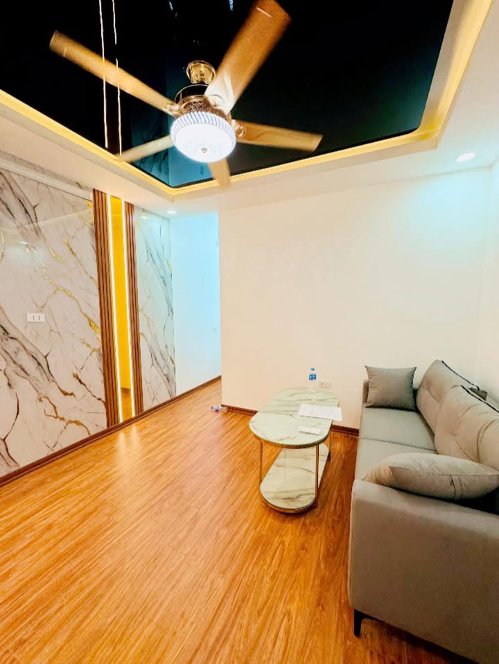 Căn hộ tập thể tại Phương Mai, Đống Đa, 65m² giá thỏa thuận - Sổ đỏ chính chủ, tặng nội thất!