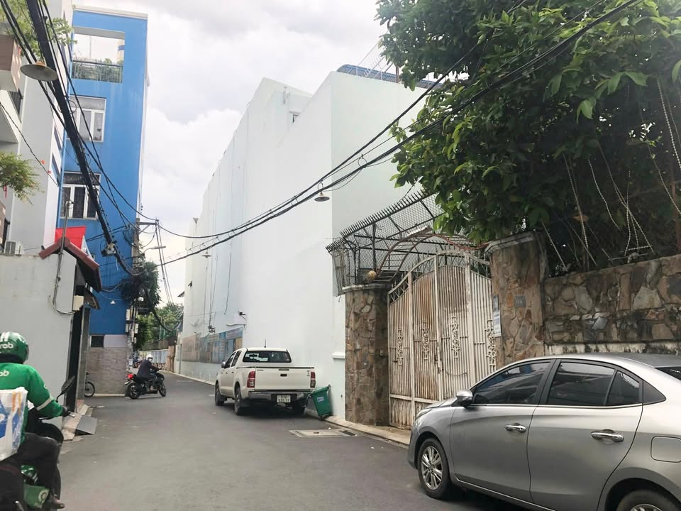 Đất xây CHDV Hẻm Ô Tô 7m Phú Nhuận 217m² giá 27.9 tỷ - Cơ hội đầu tư hấp dẫn!