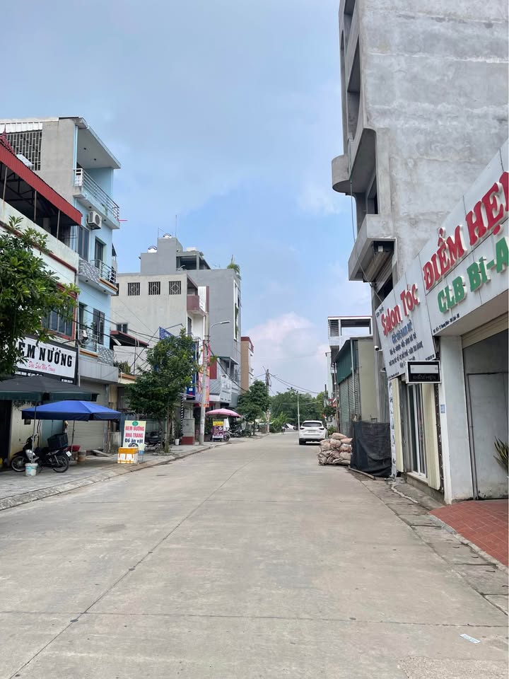 Lô đất mặt tiền Quang Minh 9m² giá 900 triệu - Cơ hội đầu tư hấp dẫn!