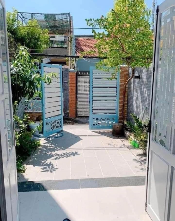 Nhà 2 tầng sân vườn 100m² Kiệt 368 Hoàng Diệu - Giá thỏa thuận hấp dẫn!