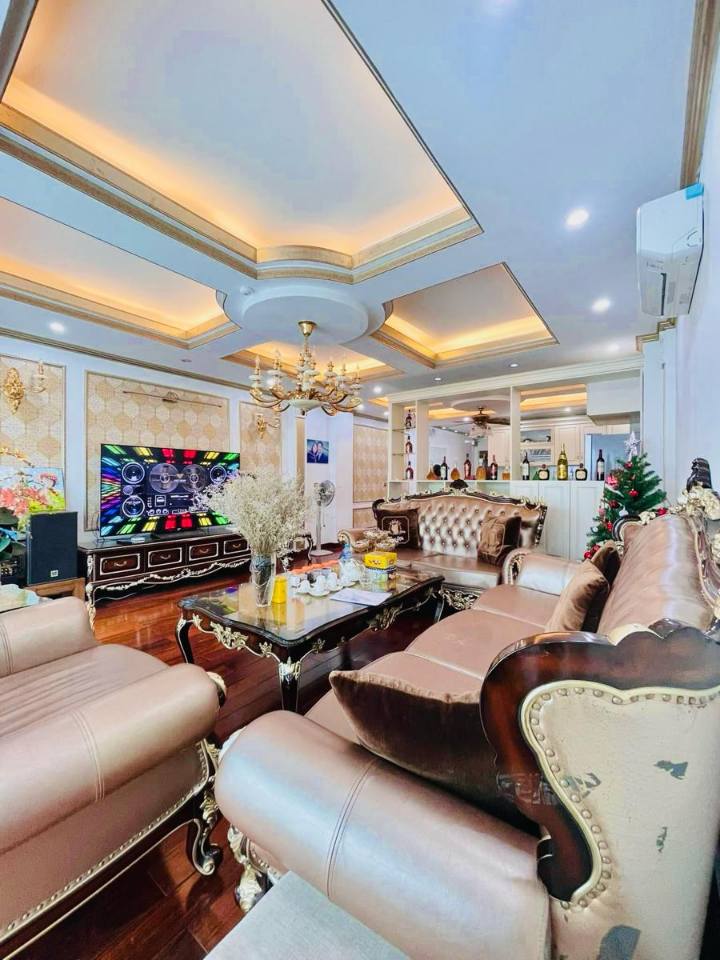 Nhà lô góc Láng Hạ 35m² giá 15.5 tỷ - Kinh doanh đỉnh cao, ô tô vào tận nhà!