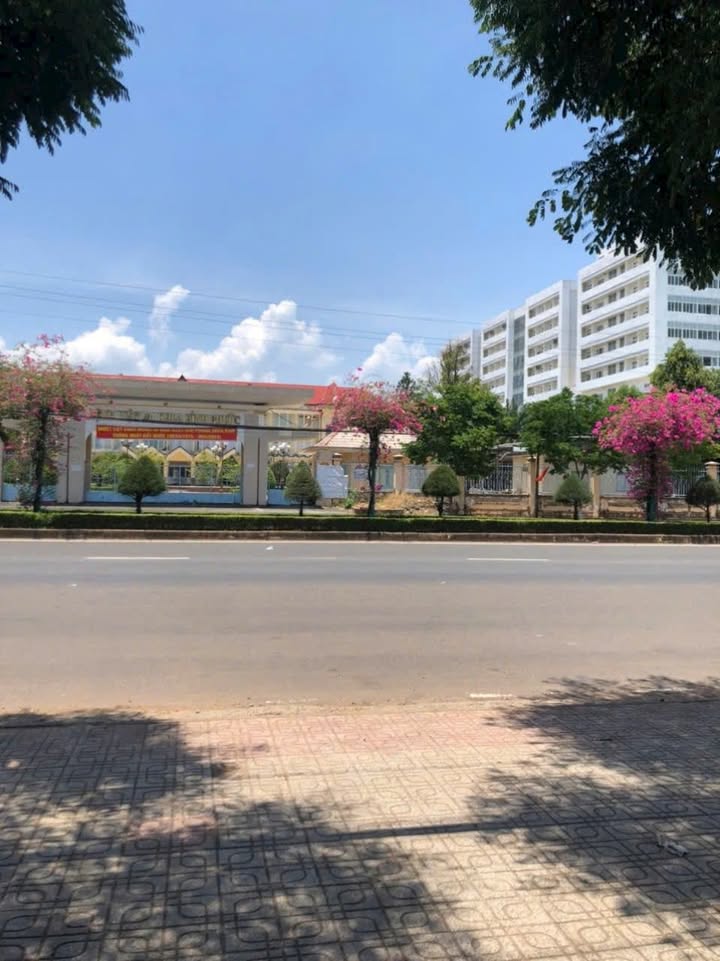 Nhà mặt tiền Quốc Lộ 14, Tân Thành, Đồng Xoài, 1400m² - Cơ hội kinh doanh tuyệt vời!