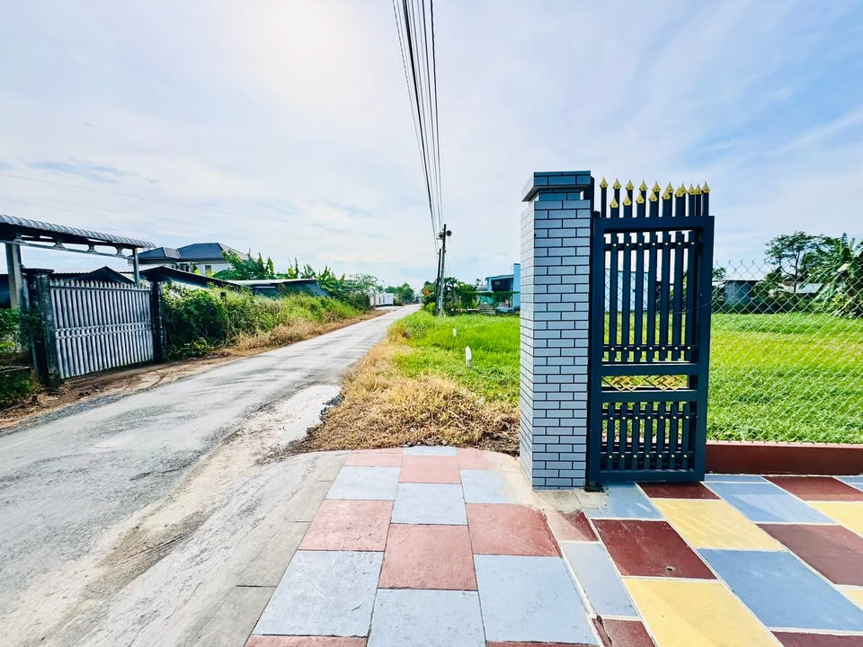 Nhà vườn mặt tiền HL05B, Bình Nghị, 310m² giá 2.2 tỷ - Không thể bỏ lỡ!