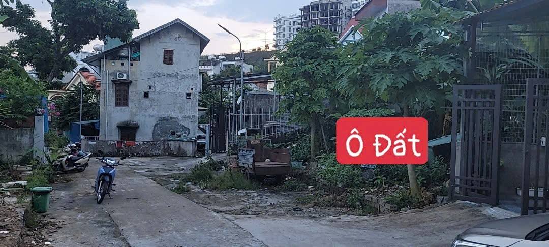 Đất nền khu 8 Cái Dăm Bãi Cháy 72,5m² giá 2 tỷ - Sổ đỏ chính chủ, ô tô vào tận cửa!