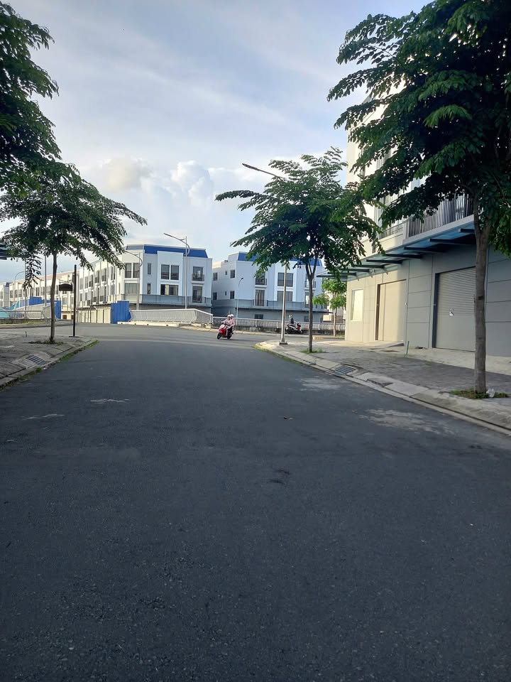 Nhà thô cho thuê tại Khu Đô Thị Tây Sông Hậu, 85m² - Không gian linh hoạt, kinh doanh tốt!