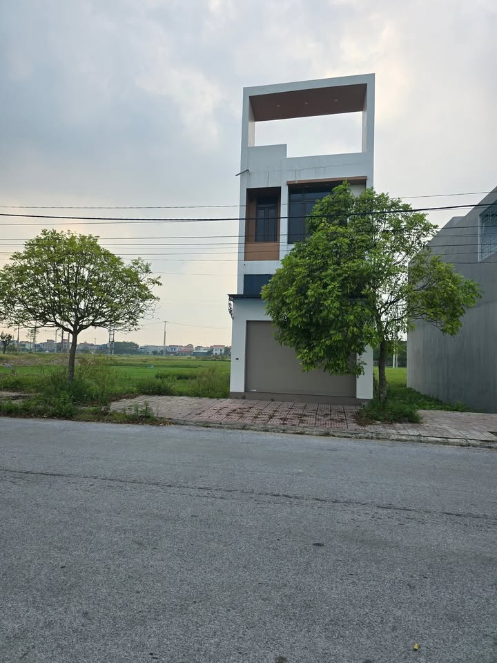 Cho thuê nhà 2 tầng mặt đường Từ Thức, Nga Sơn - Vị trí đẹp, kinh doanh thuận lợi