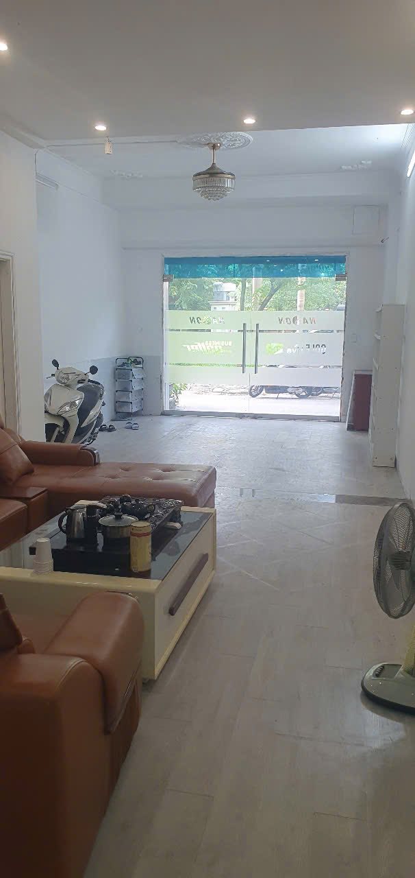 Nhà cho thuê 76.5m² 4 tầng tại khu đô thị Mỗ Lao, Hà Đông - Giao thông thuận tiện!