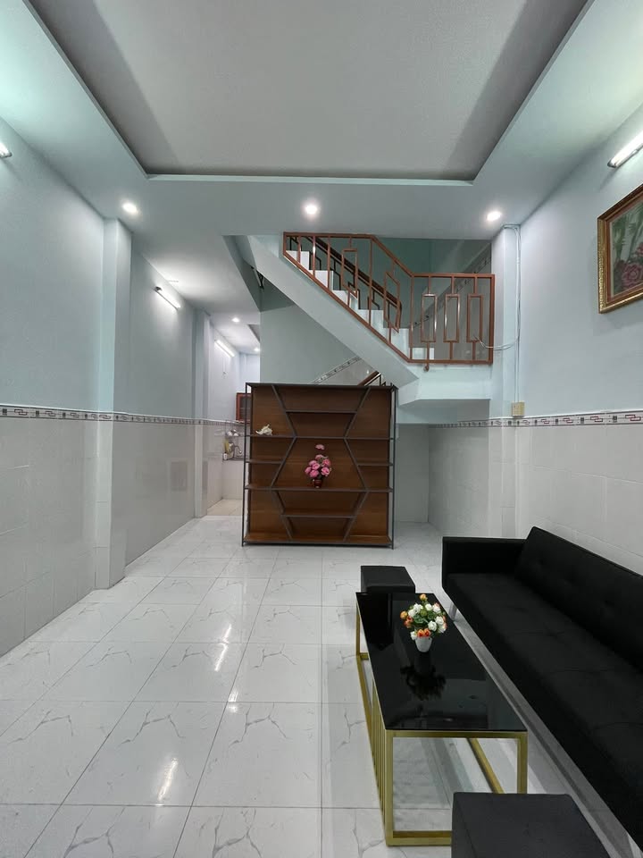 Nhà lầu mới hẻm 90 Hùng Vương, Cần Thơ 40m² giá 1.85 tỷ - Sổ hồng chính chủ!