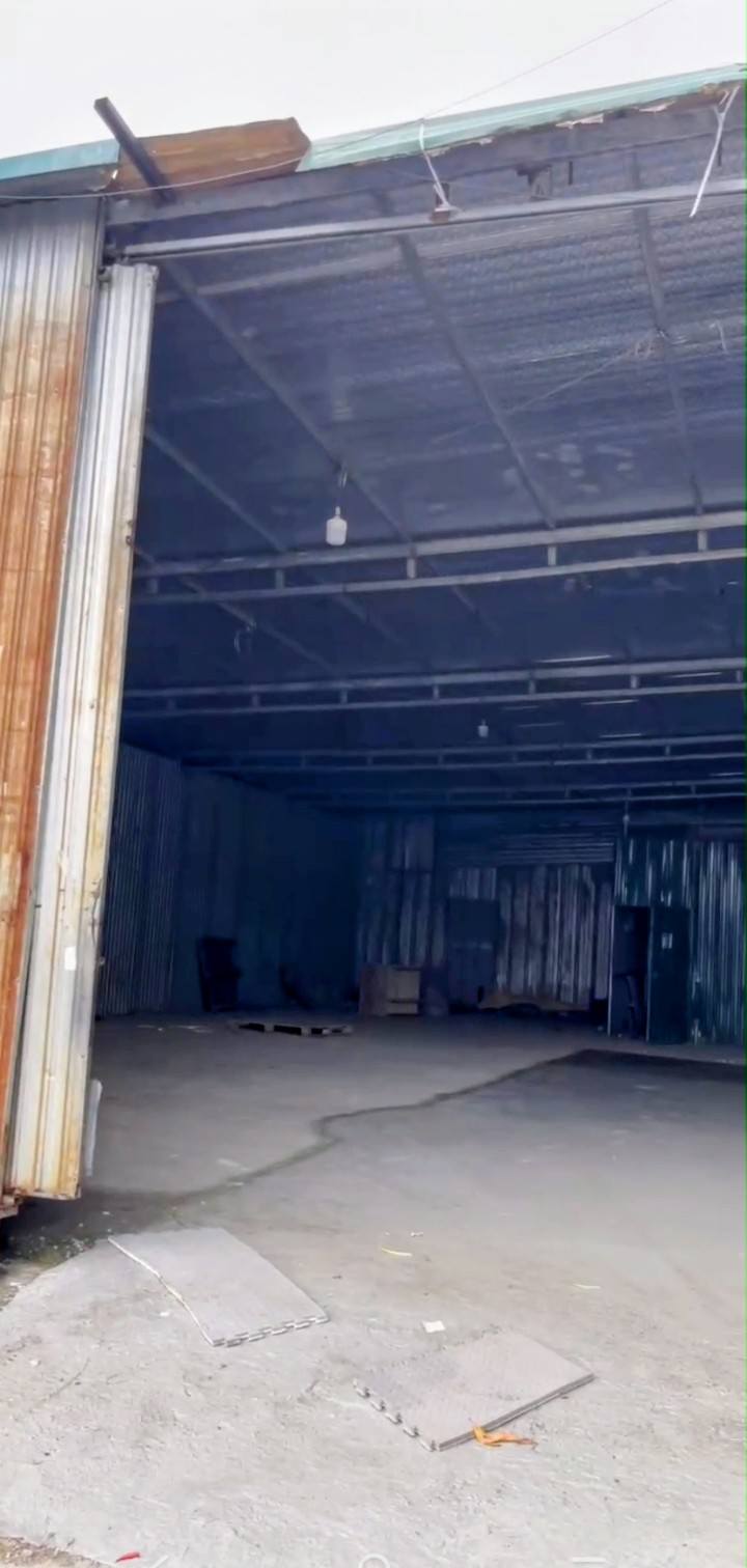 Kho xưởng cho thuê tại Nguyễn Khoái, Hoàng Mai 160m² - Xe container đỗ cửa, sân bãi rộng!