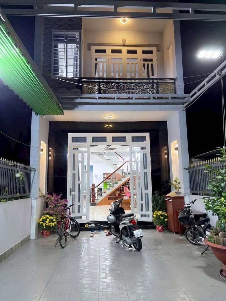 Nhà cho thuê 1 trệt 1 lầu KP11A Tân Phong - Nội thất cơ bản, chỉ việc vào ở!