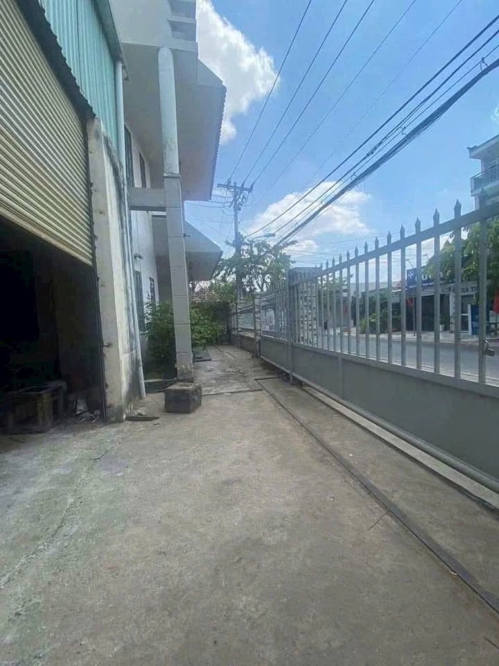 Bán xưởng 1.770m² 2 mặt tiền đường container Xuân Thới Thượng - Giá chỉ 45 tỷ!