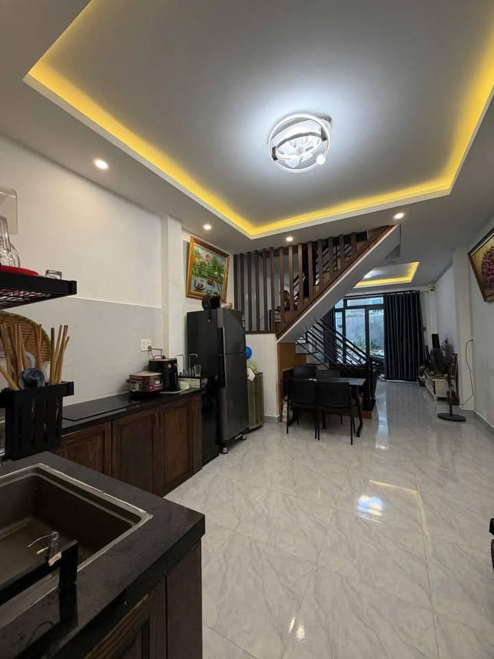 Nhà hẻm xe máy Ngô Quyền Đà Lạt 50m² giá 2.4 tỷ - Vị trí siêu tiện lợi!