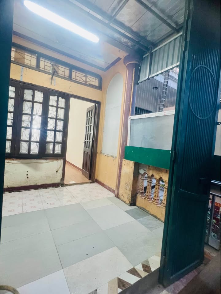 Nhà nguyên căn cho thuê tại Đống Đa 55m² giá 18 triệu - Bàn giao ngay!