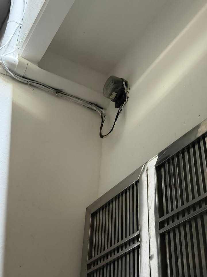 Nhà cho thuê Ngõ 100, Tây Sơn, Đống Đa 18m² - Chính chủ, giá 6.8 triệu/tháng!