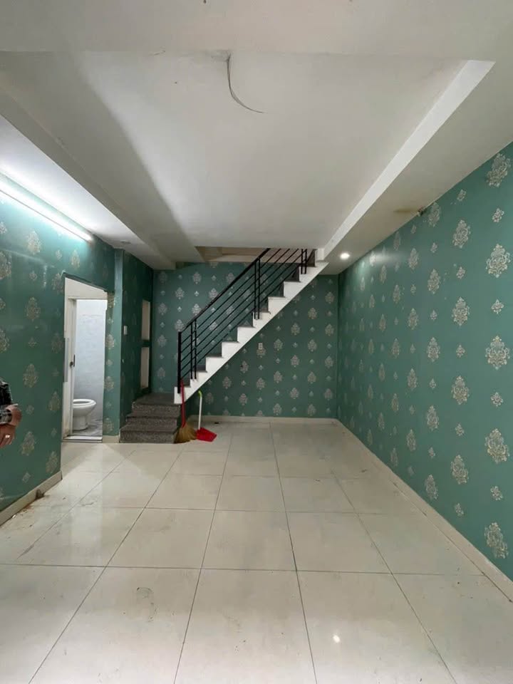 Nhà nguyên căn cho thuê tại Phú Nhuận 30m² giá 7 triệu - Căn góc thoáng sáng, xe hơi vào tận nhà!
