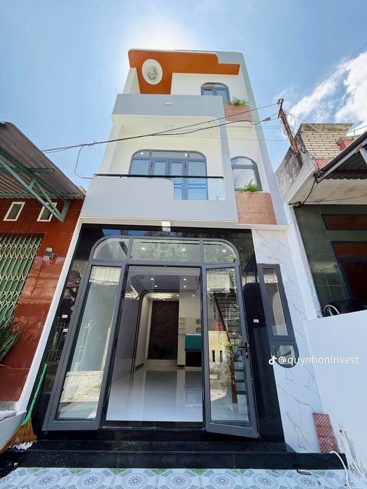 Nhà Phạm Ngũ Lão, Quy Nhơn 44m² giá 3,5 tỷ - Thiết kế hiện đại, gần biển