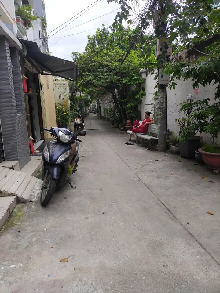 Nhà đẹp Bùi Minh Trực Q8 31m² giá 3.1 tỷ - Hẻm 4m ô tô vào tận nhà!