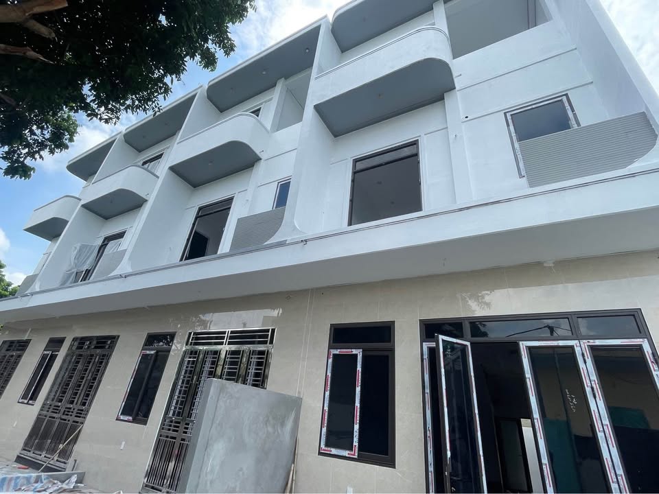 Nhà 3 tầng tại Phú Xuân, Thái Bình 60m² giá chỉ 2 tỷ - Thiết kế hiện đại, sẵn sàng vào ở!