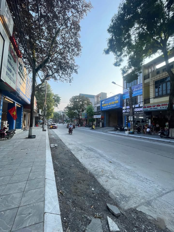 Nhà bán đường Hàm Nghi, Kim Tân, Lào Cai 80m² giá 4.38 tỷ - Vị trí đắc địa, kinh doanh sầm uất!