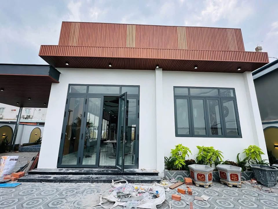 Villa sân vườn 550m² giá 5.8 tỷ - Mặt tiền Lê Thị Ty, Cần Giuộc
