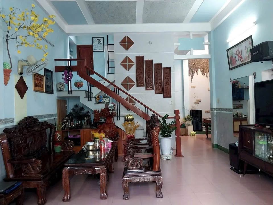 Nhà hẻm Vũ Bảo, Quy Nhơn 73m² giá 3.9 tỷ - Gần chợ, trường học và biển!