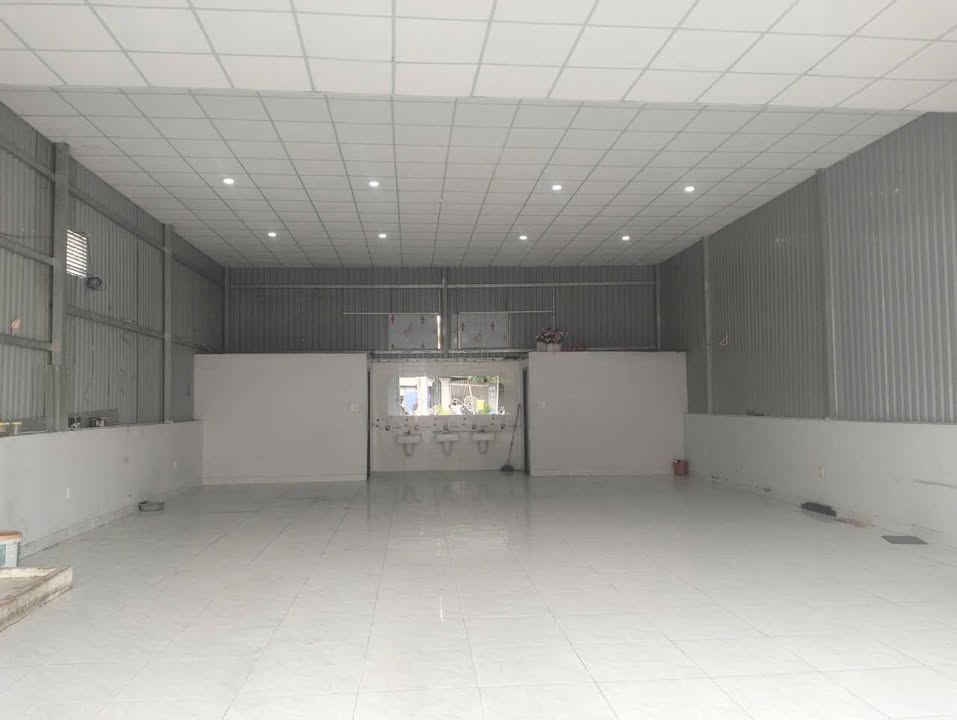 Nhà mặt tiền đường Nguyễn Du, Thuận An 150m² - Thích hợp mọi ngành nghề!