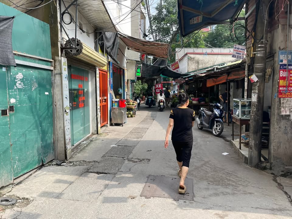 Nhà nhỏ cho thuê Ngõ 58 Nguyễn Khánh Toàn 25m² - Phù hợp mở quán tóc, nail