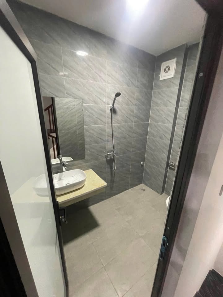 Nhà cho thuê 595 Lĩnh Nam 30m² giá 11 triệu - Full nội thất mới!