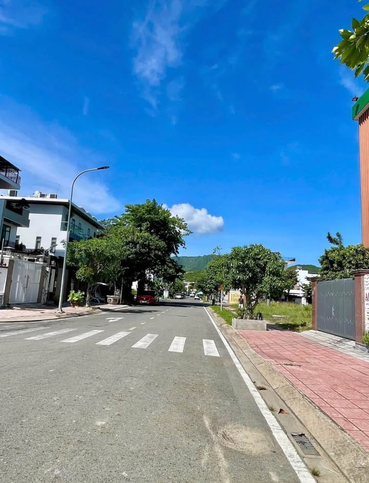 Đất nền đường số 97, phường Vĩnh Thái, Nha Trang 100m² giá 5.3 tỷ - Hàng hiếm nhanh tay sở hữu!
