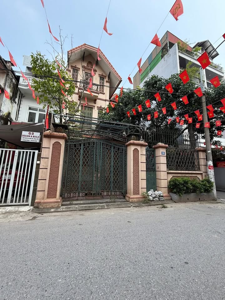 Nhà cho thuê tại Ngõ 140 Ngọc Thụy, 158m² giá 15 triệu - Ô tô tránh thoải mái!