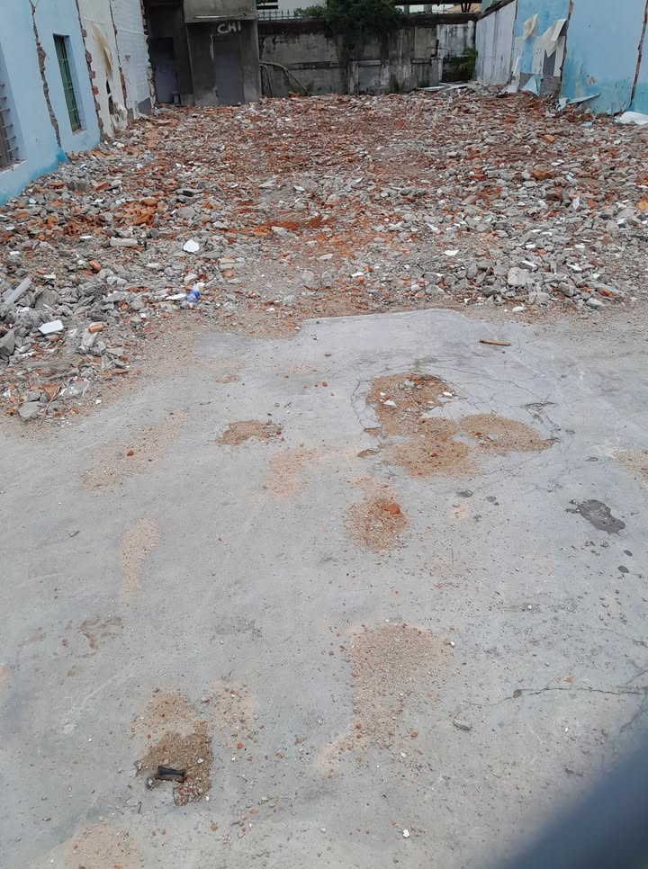 Cho thuê mặt bằng góc cua bến xe Quy Nhơn 200m² giá 15 triệu - Vị trí đắc địa kinh doanh!