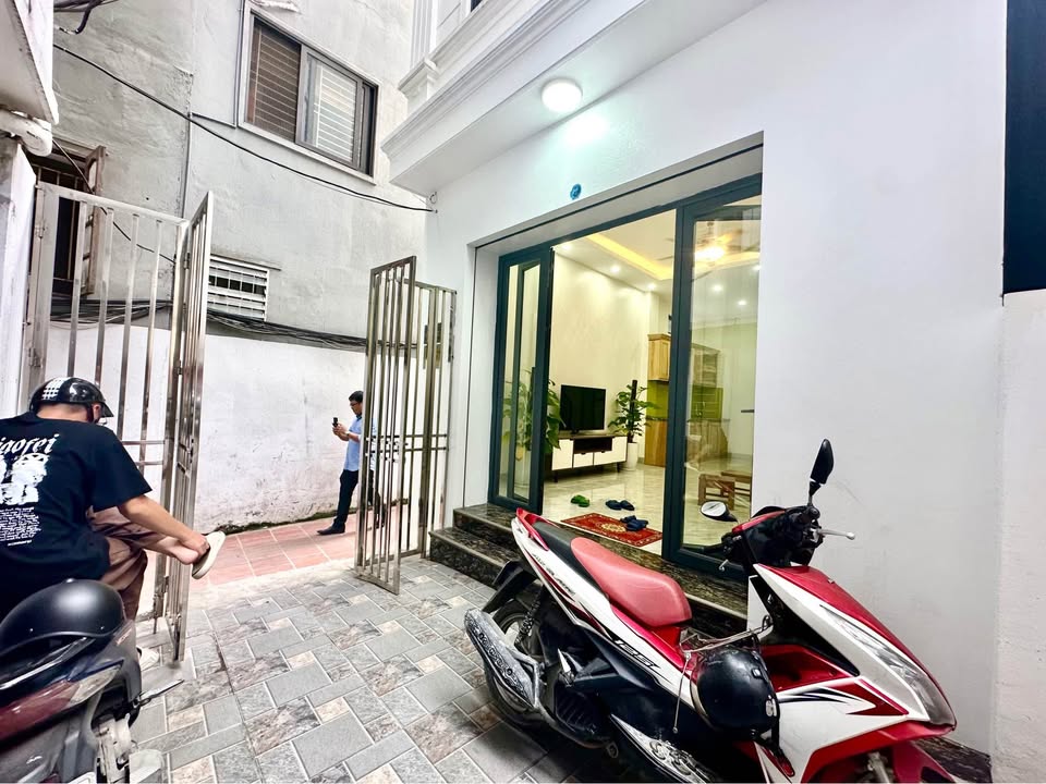 Nhà phố Thái Hà 35m² giá 7.5 tỷ - Nhà mới xây 2024, nội thất đầy đủ!
