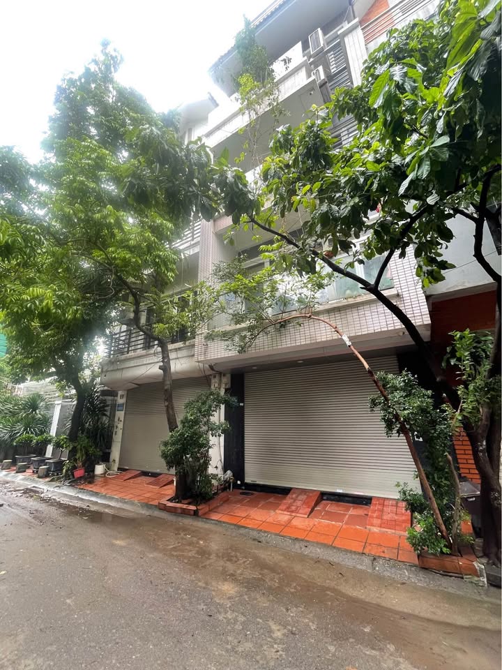 Nhà mặt phố Hoàng Mai 75m² giá 25.8 tỷ - Ô tô tránh, thang máy, đẹp ở ngay!