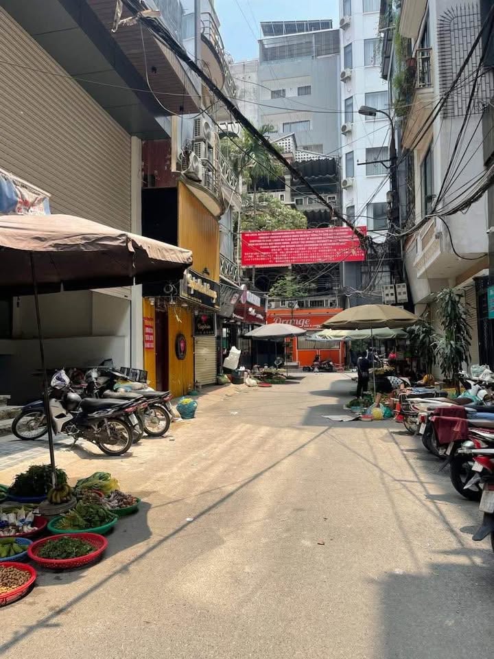 Nhà bán ngõ 53 Linh Lang, Ba Đình 41m² giá 22.55 tỷ - Kinh doanh sầm uất!