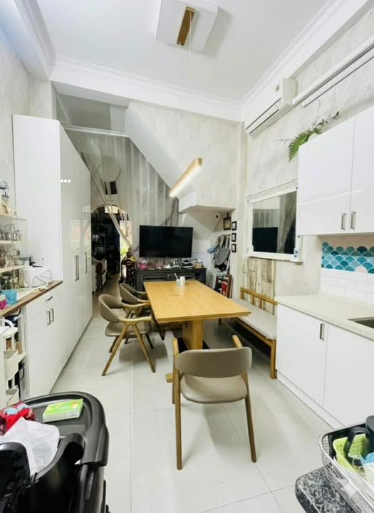 Nhà Đẹp Phương Mai 45m² giá 13 tỷ - Ô tô đỗ cửa, An sinh tuyệt vời!