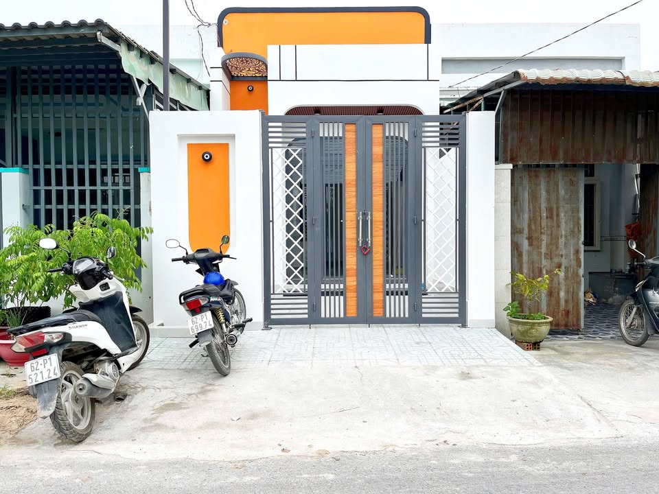 Nhà cấp 4 mặt tiền nhựa Hoa Vàng, 80m² giá 2.05 tỷ - Pháp lý rõ ràng, thương lượng ngay!