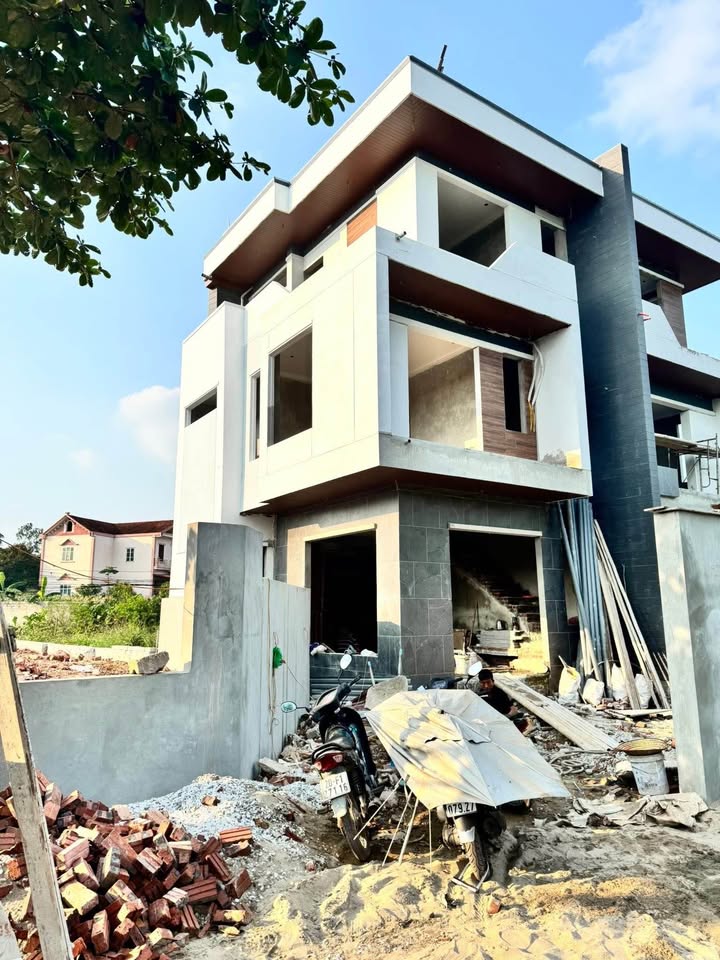 Nhà 3 tầng Phan Đình Phùng, Thái Nguyên, 116m² - Giá chỉ 3 tỷ, nội thất đầy đủ!