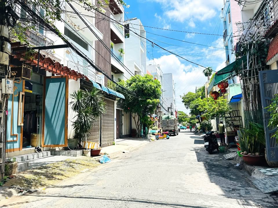 Nhà phố Bảy Hiền Tân Bình 80m² giá 11 tỷ - Đầu tư sinh lời ổn định!