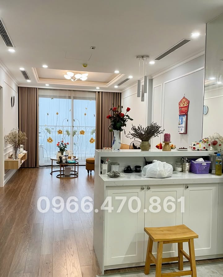 Căn hộ 2 phòng ngủ Sunshine Riverside Tây Hồ 70m² giá 7.5 tỷ - Full nội thất và view cầu Nhật Tân!