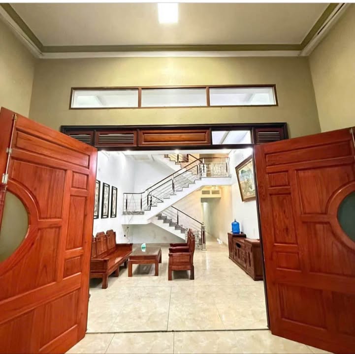 Nhà 2 tầng đẹp tại Hải Xuân 99m² giá chỉ 2 tỷ - Cơ hội đầu tư tuyệt vời!