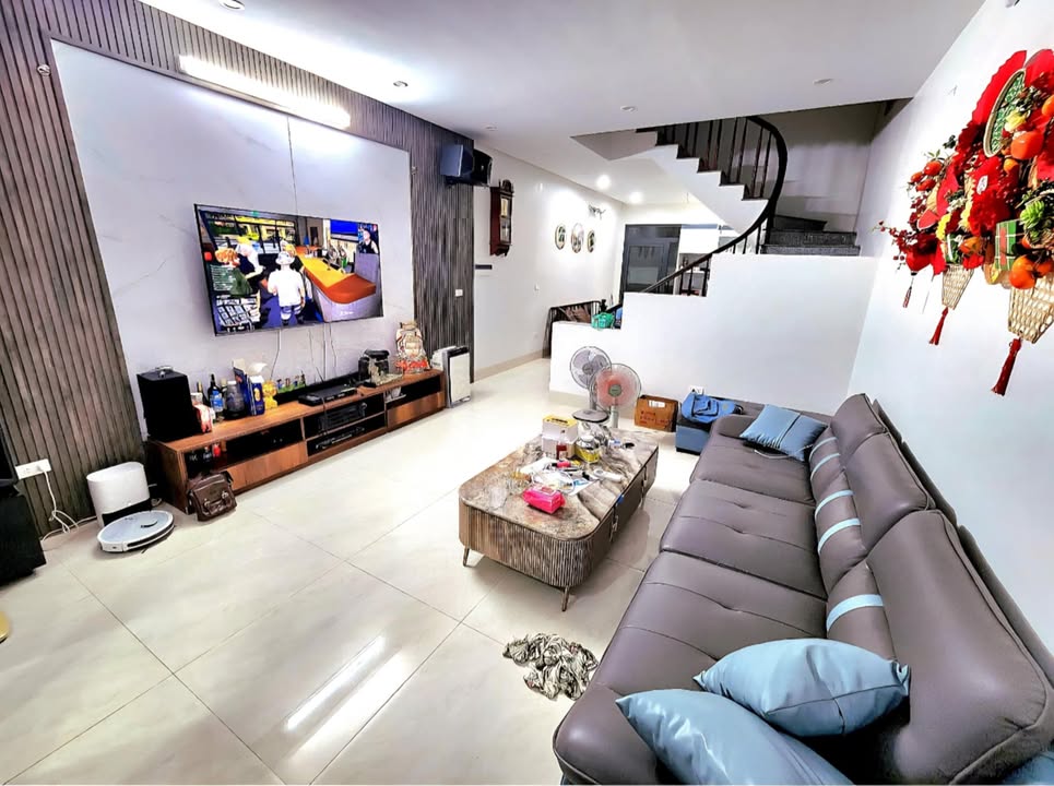 Nhà sân vườn đẹp phố An Dương 78m² giá 7.8 tỷ - Ô tô vào tận nhà!