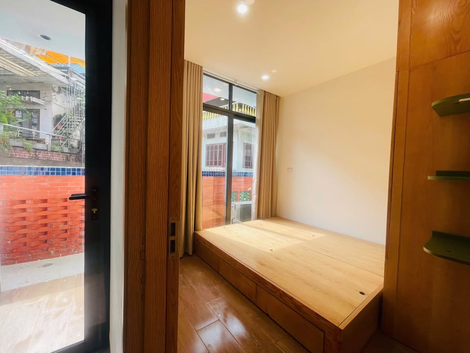 Nhà thuê 3 phòng ngủ tại Văn Chương, Đống Đa - Giá mềm, sẵn sàng vào ở!